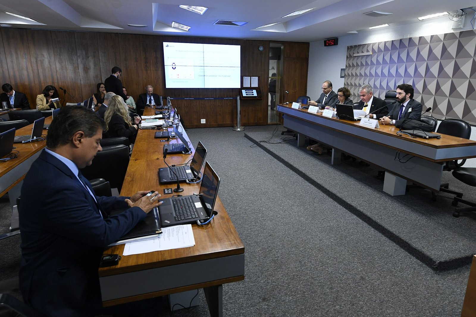 Hearing room of the CPMI das Fake News on 12 February 2020 with representatives of the telecom regulator Anatel and operators at the table