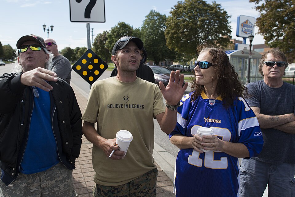 Counter-protesters at a Black Lives Matter protest in St. Paul, 2015