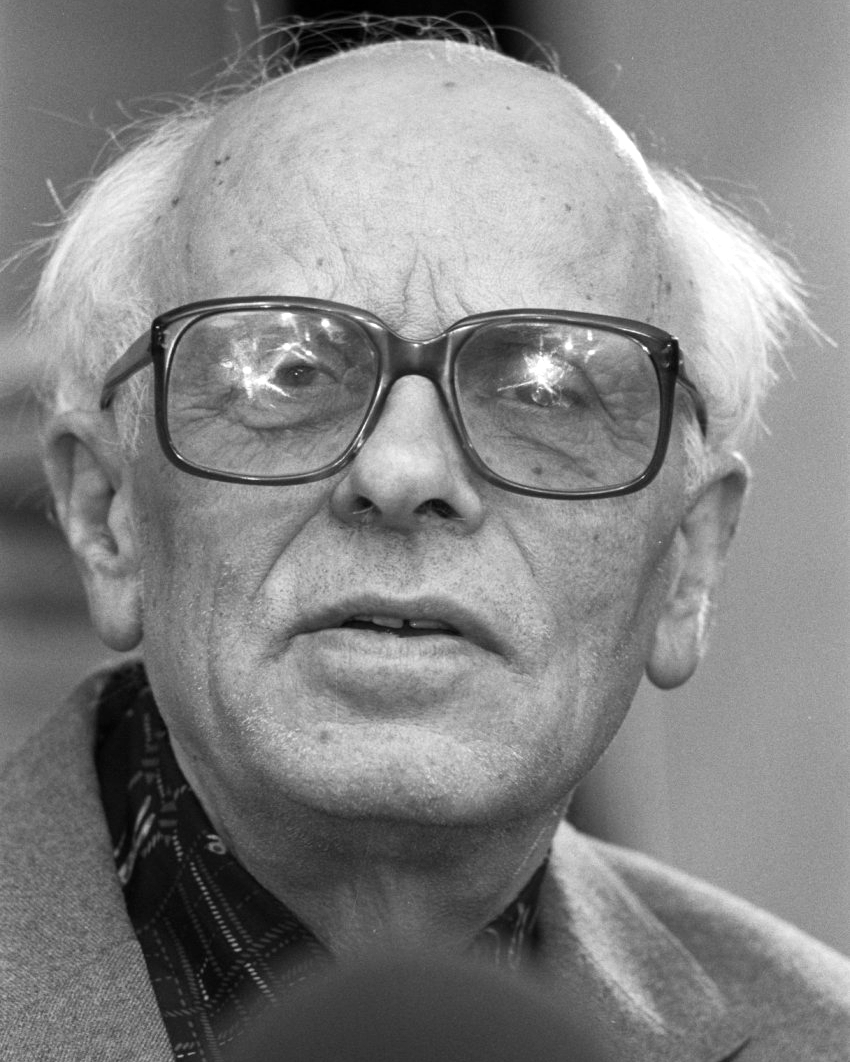 Andrei Sakharov and Yelena Bonner at Schiphol Airport, June 1989