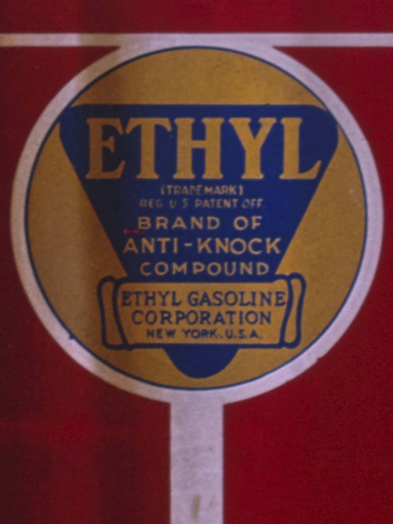 Atlantic Ethyl pump with the words "Ethyl Brand of Anti-Knock Compound", Leola, Pennsylvania