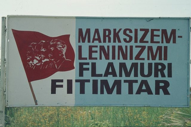 "Marksizem-Leninizmi flamuri fitimtar": roadside board with Marx, Engels, Lenin and Stalin, 1978