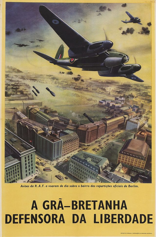 'A Grã-Bretanha, Defensora da Liberdade' (British poster in Portuguese)