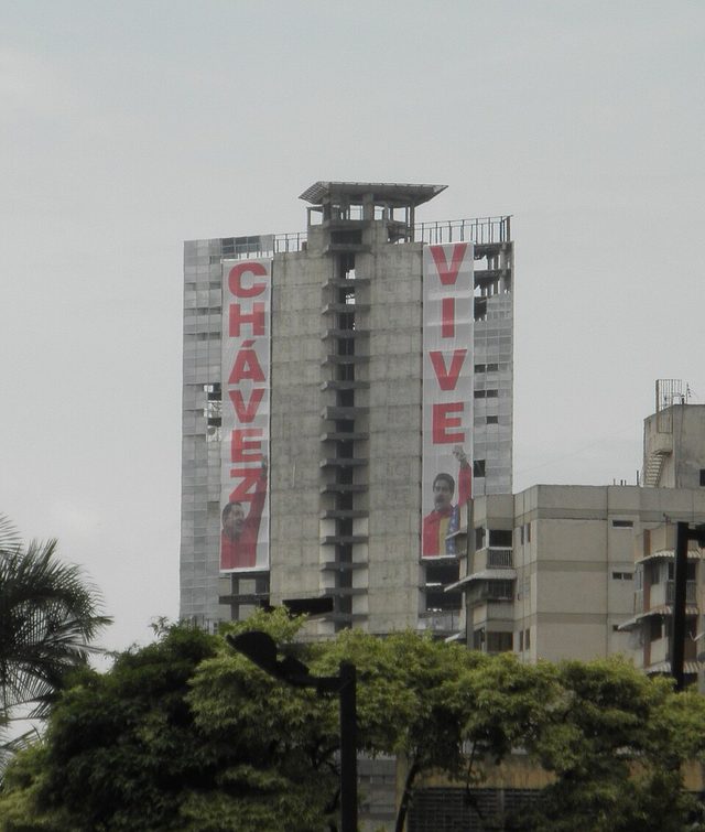 'Chávez vive' banners on the Centro Financiero Confinanzas, Caracas