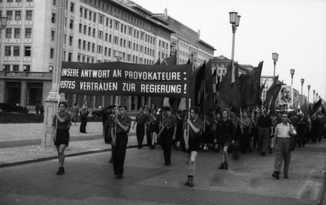 "Unsere Antwort an Provokateure": Berlin march for the government after 17 June 1953