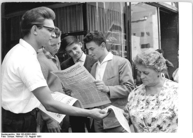 Leipziger Volkszeitung extra on the border-securing measures, handed out in Leipzig