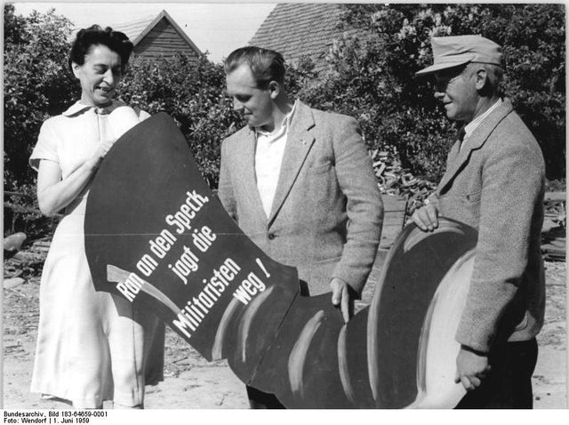 "Ran an den Speck, jagt die Militaristen weg!": pledge boot for the 10th anniversary of the GDR, Neubrandenburg district