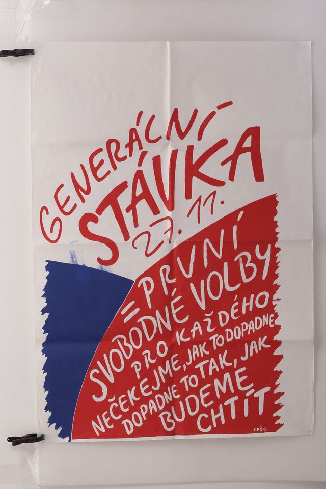 'Generální stávka 27. 11. = první svobodné volby': student-printed strike poster, November 1989