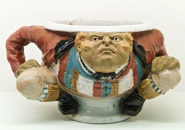 John Bull chamber pot (Rafael Bordalo Pinheiro, Caldas da Rainha)