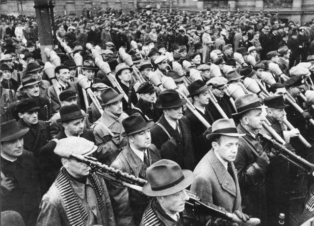 Vorbeimarsch des Volkssturms an Goebbels (Vereidigung, Berlin)