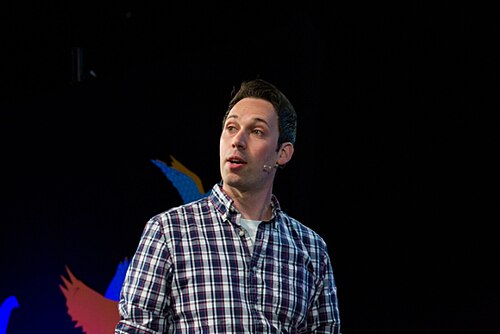 Sander van der Linden speaking at the Hay Festival, 2019