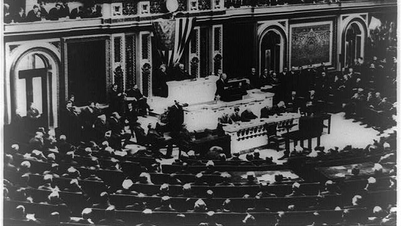 President Wilson addressing a joint session of Congress, 1917