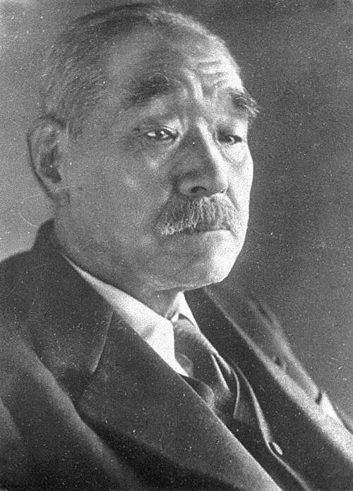 Kantarō Suzuki in civilian dress before 1946